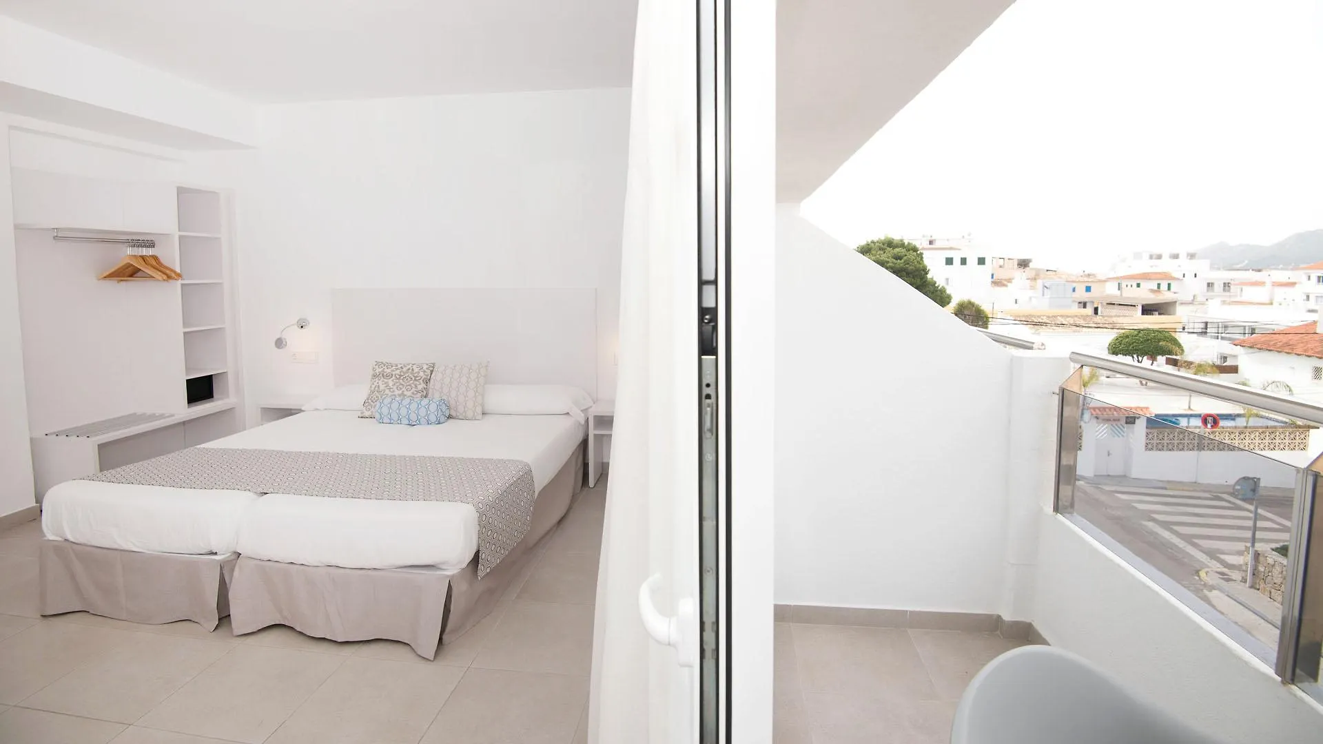 ***  Hotel Chevy & Suites Cala Ratjada  Spain